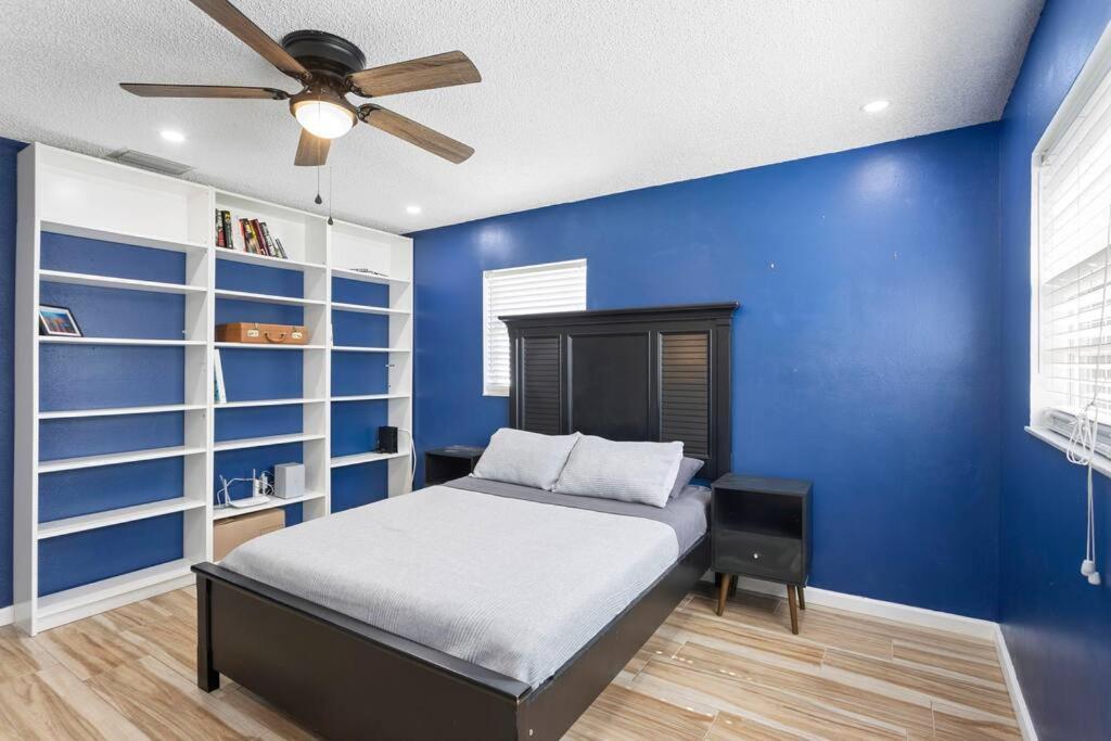6 Minutes Away From The Beach 4 Bd Retreat W Free Parking Apartment