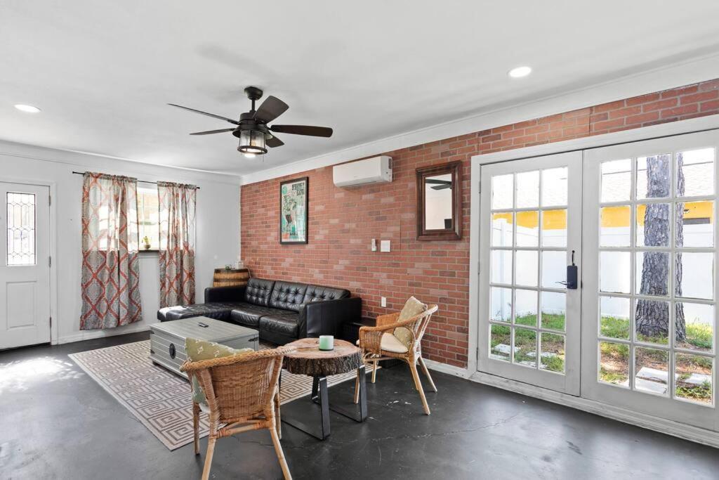 6 Minutes Away From The Beach 4 Bd Retreat W Free Parking Apartment Tampa