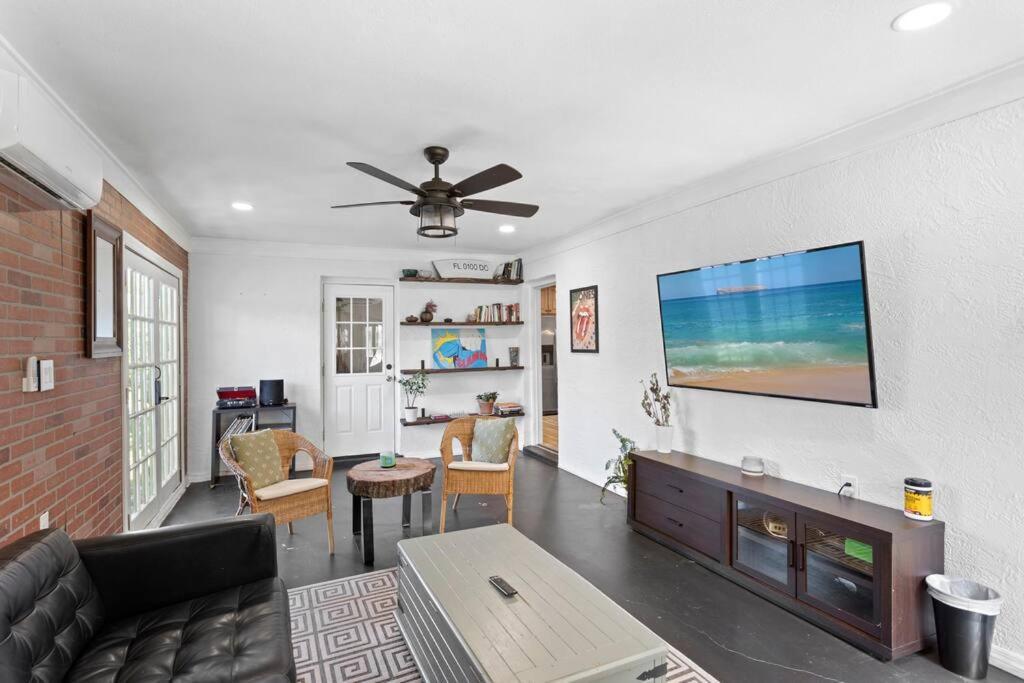 Apartment 6 Minutes Away From The Beach 4 Bd Retreat W Free Parking Tampa