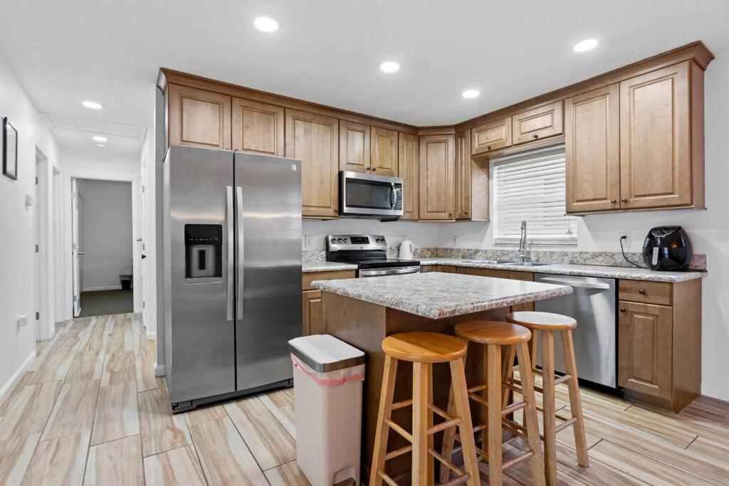 6 Minutes Away From The Beach 4 Bd Retreat W Free Parking Apartment Tampa