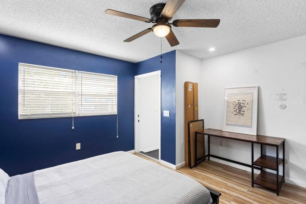 6 Minutes Away From The Beach 4 Bd Retreat W Free Parking Apartment *
